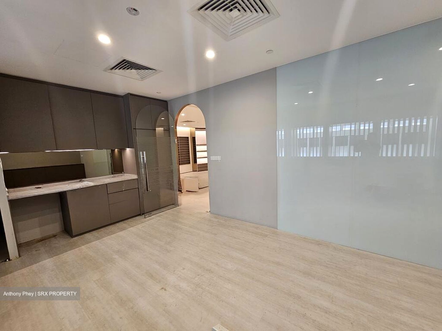 111 Somerset (D9), Office #498102001